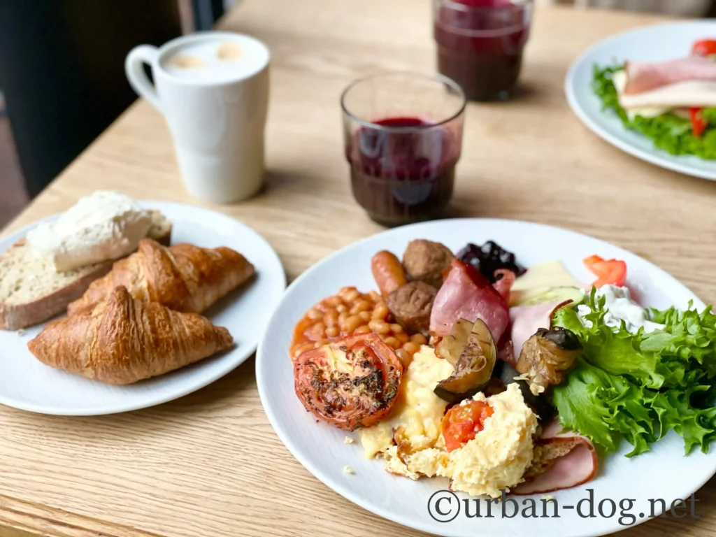 ホテルの朝食ビュッフェ